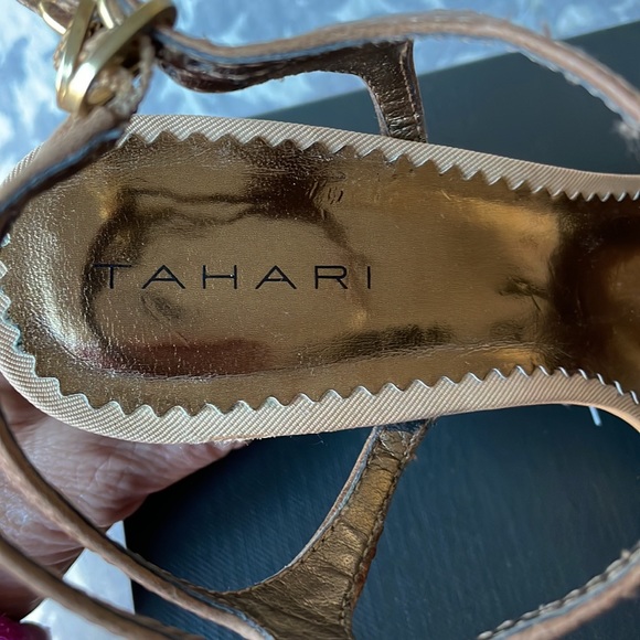 Tahari black Geneva sandals size 7. - Picture 6 of 11